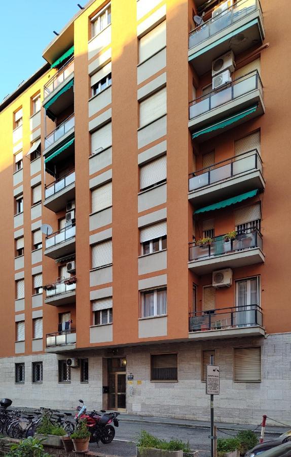 L.Ady Home Болонья Экстерьер фото